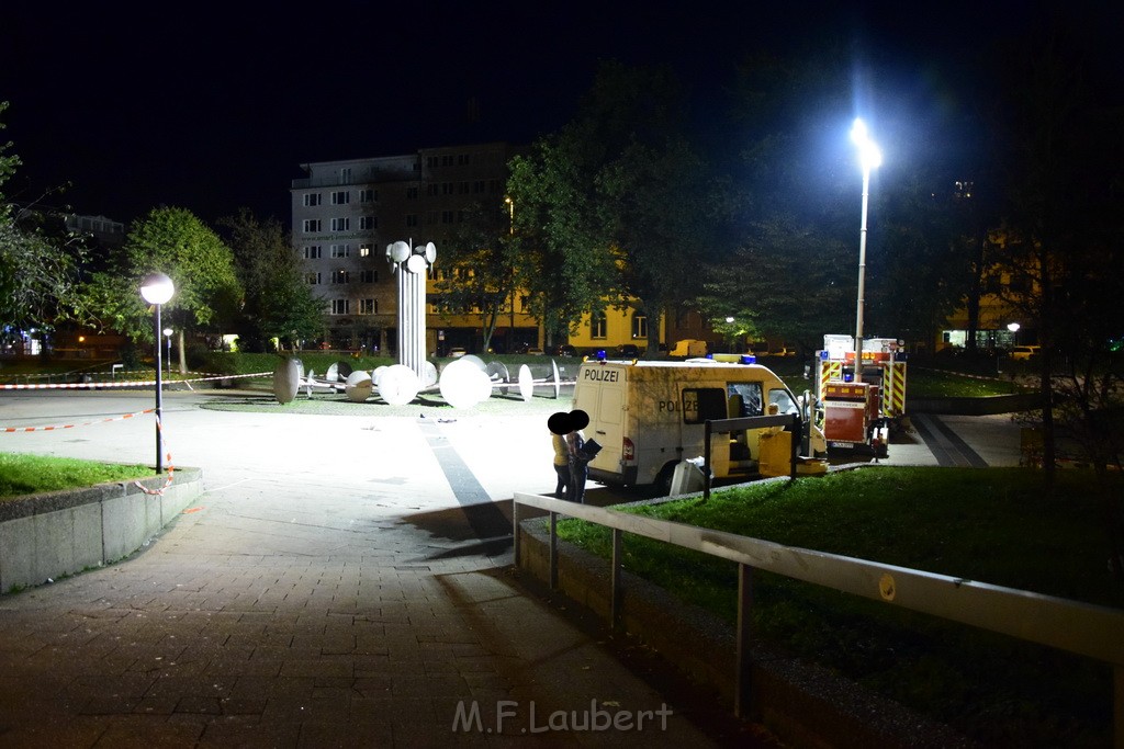 Einsatz BF Messerstecherei Koeln Neustadt Nord Eberplatz Platzmitte P080.JPG - Miklos Laubert